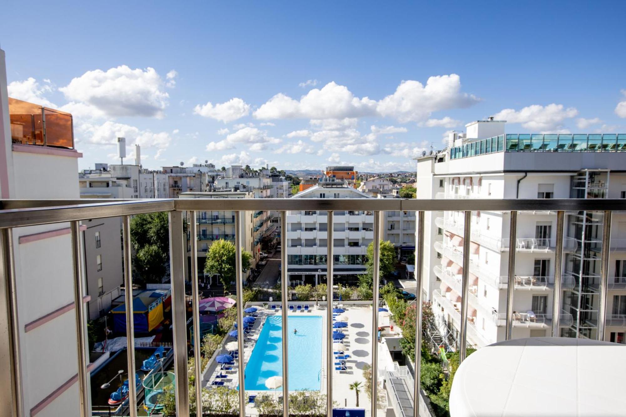 Hotel Caravelle Cattolica Exterior foto